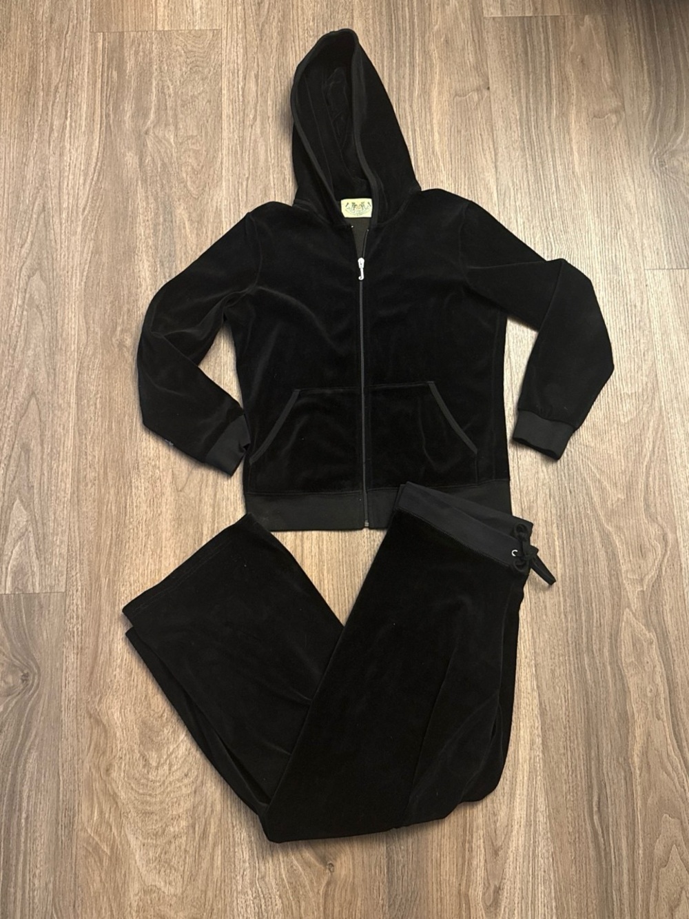 Vintage Y2K Authentic colored label Juicy Black velvet tracksuit set.